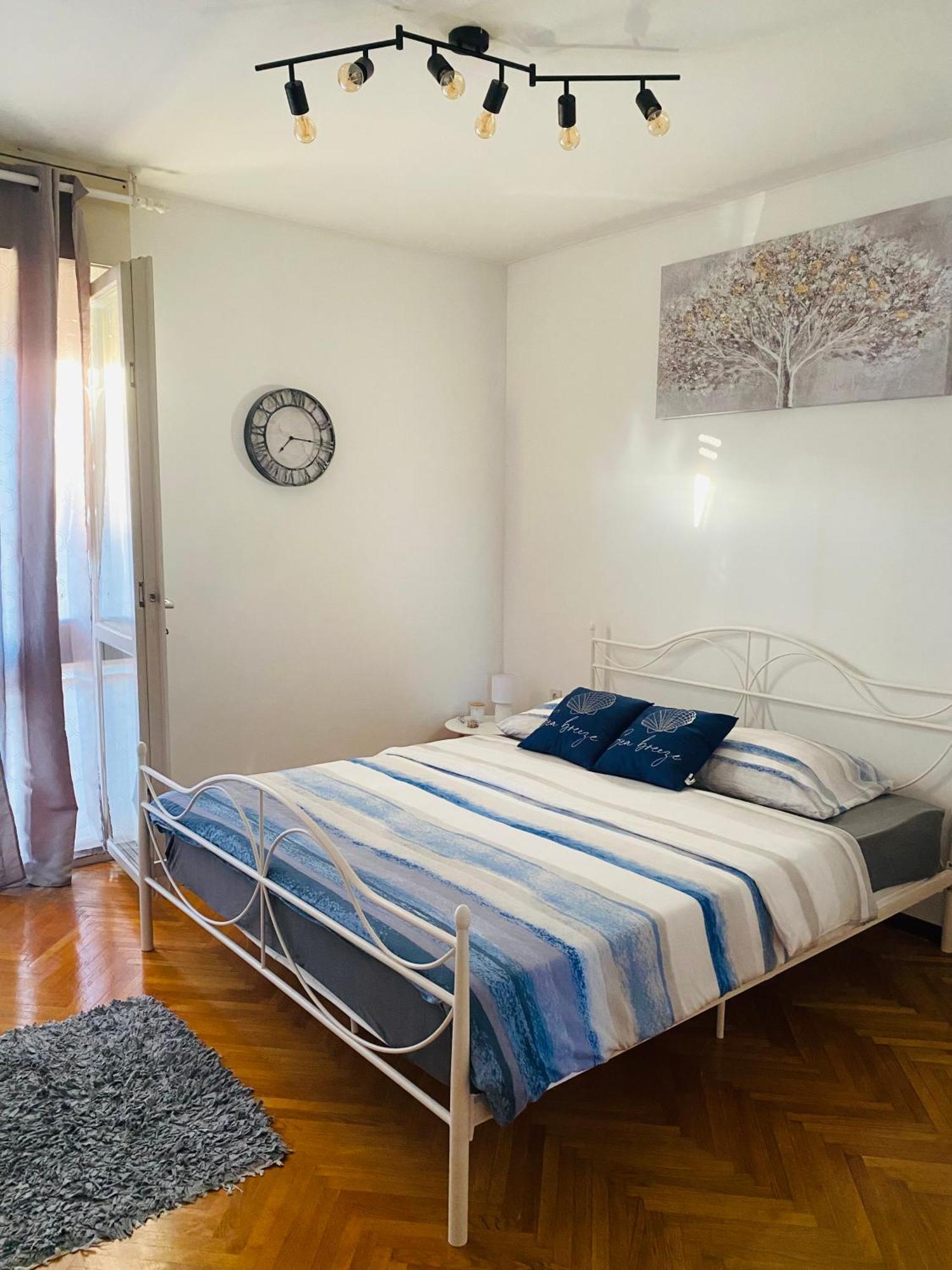 Apartment Niko - Self Check - In Split Bagian luar foto